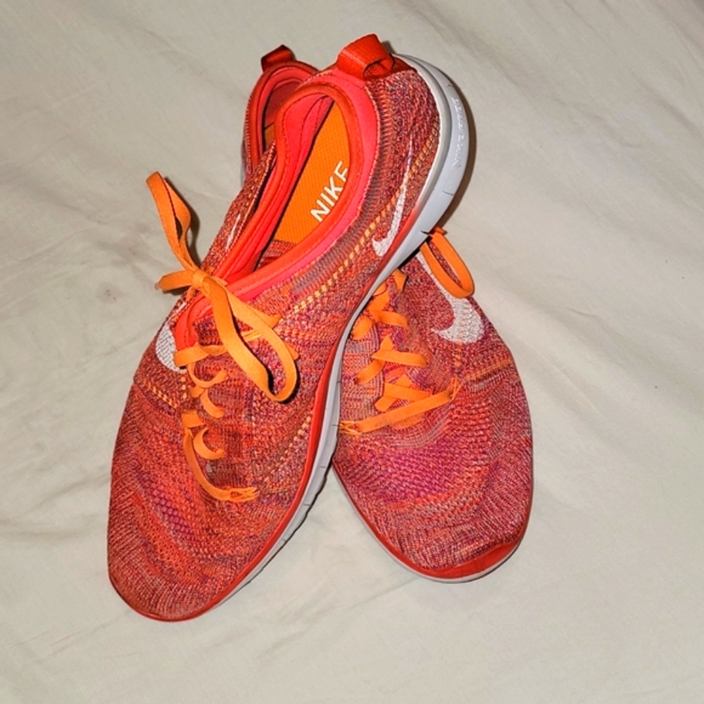 Nike Free, GUC, sz 9, Coral/Pink/Orange